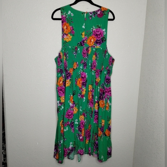 Torrid Midi Challis Green Floral Smocked Dress Size 4X - Picture 4 of 7